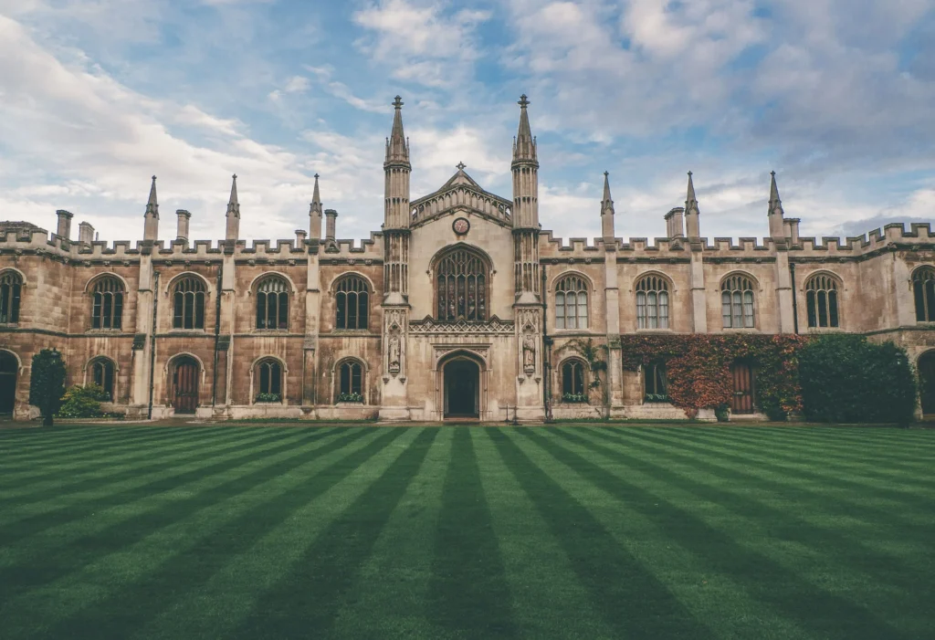 Oxford University Masters Programs 2025: Top Degrees Guide