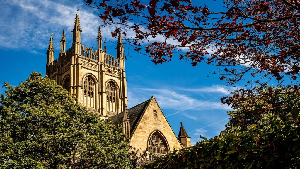Oxford University Facts & Figures 2025: How Many Students Attend