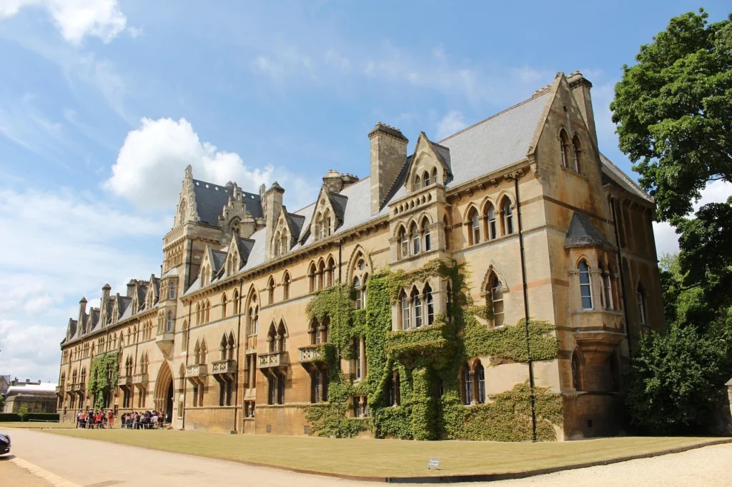 Oxford University graduate courses
